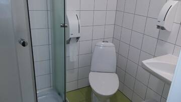 Двухместный номер с 2 отдельными кроватями в  Tuhamäe Hostel